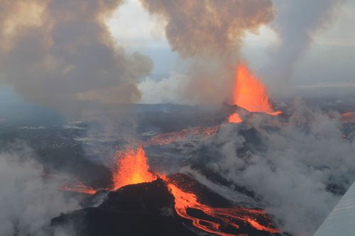Bárðarbunga_Volcano,_September_4_2014_-_15145866372.jpg